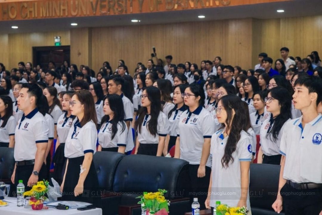 Đồng phục Đại học Ngân Hàng