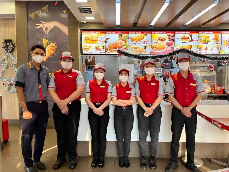 đồng phục nhân viên Jollibee