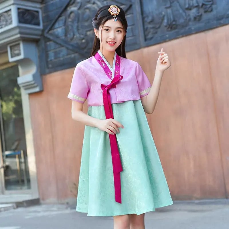 Đồng phục spa lấy cảm hứng từ bộ Hanbok Hàn Quốc