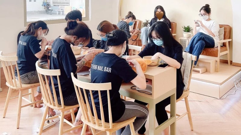 Đồng phục tiệm nail