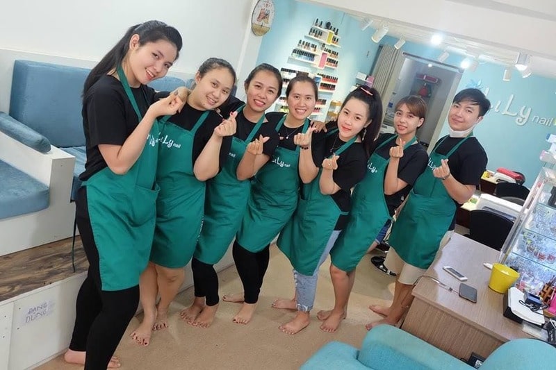 Đồng phục tiệm nail